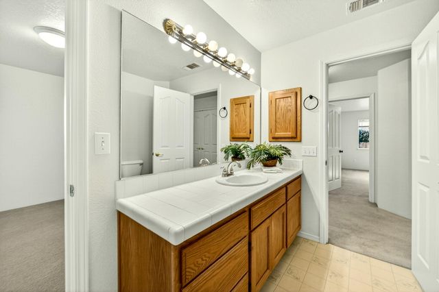 2855 Shanteal Place, Medford, OR 97504