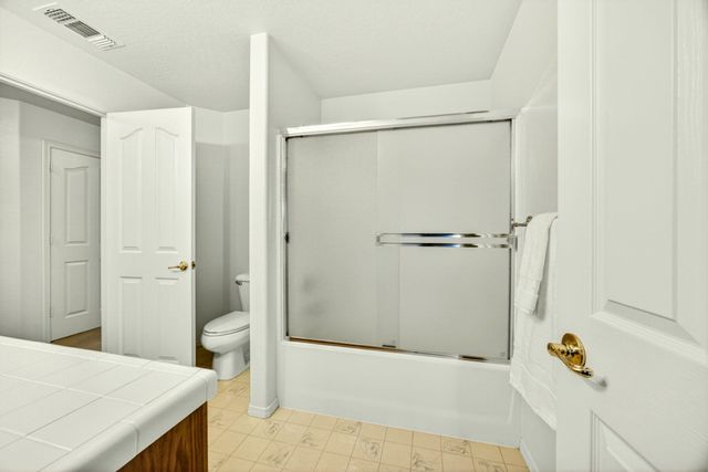 2855 Shanteal Place, Medford, OR 97504