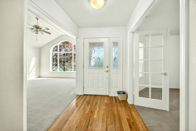 2855 Shanteal Place, Medford, OR 97504