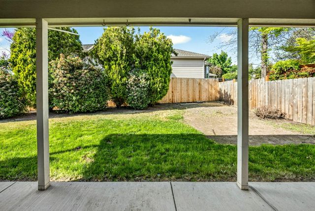 2855 Shanteal Place, Medford, OR 97504