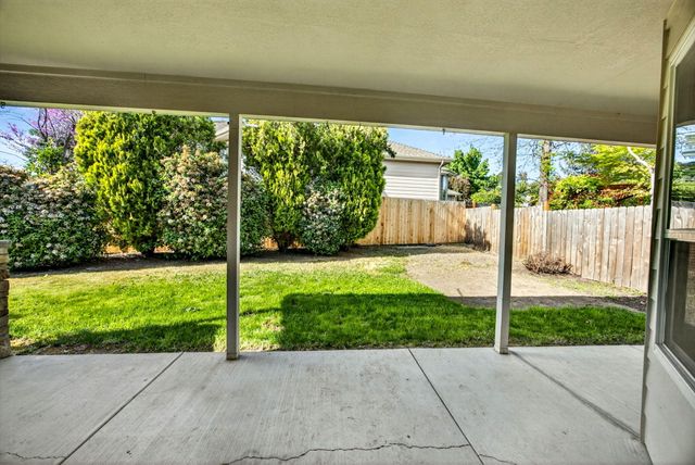 2855 Shanteal Place, Medford, OR 97504