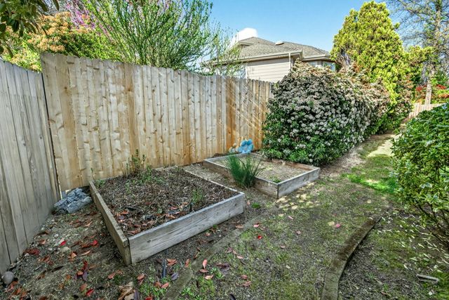 2855 Shanteal Place, Medford, OR 97504