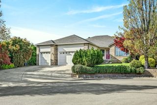 2855 Shanteal Place, Medford, OR 97504