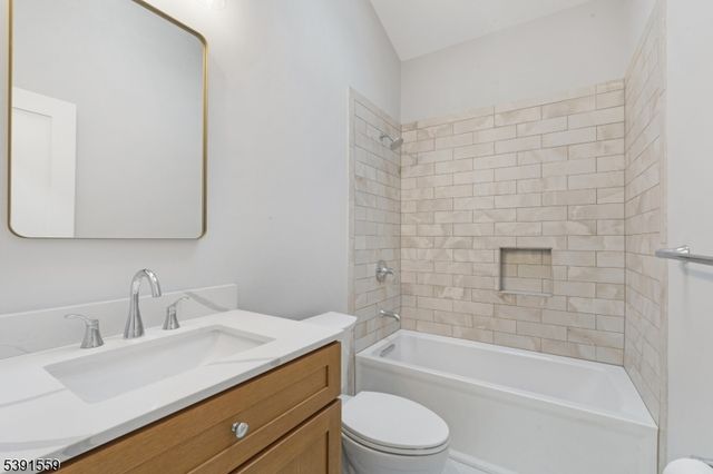 12 Wayne Ter, Bernards Twp., NJ 07920