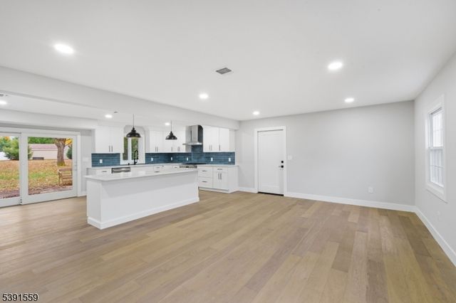 12 Wayne Ter, Bernards Twp., NJ 07920