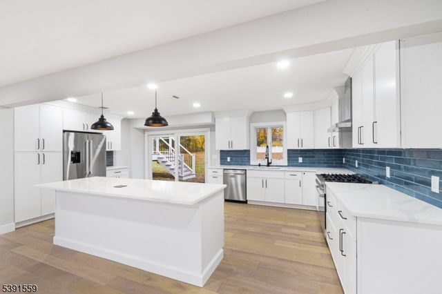 12 Wayne Ter, Bernards Twp., NJ 07920