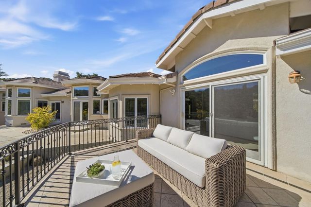 27960 Roble Blanco Court, Los Altos Hills, CA 94022