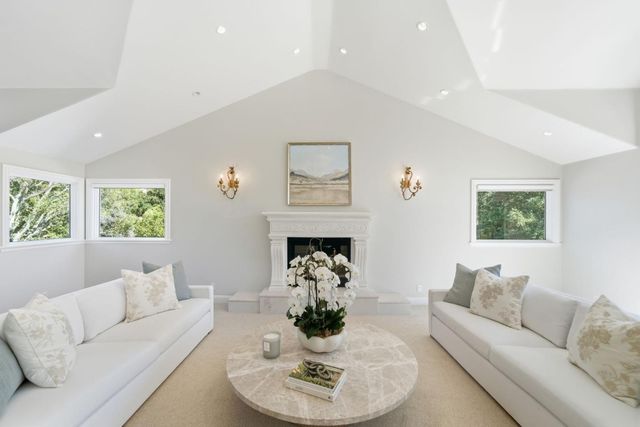 27960 Roble Blanco Court, Los Altos Hills, CA 94022