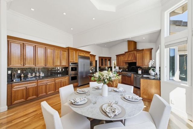 27960 Roble Blanco Court, Los Altos Hills, CA 94022