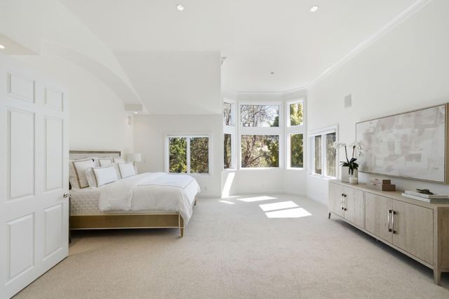 27960 Roble Blanco Court, Los Altos Hills, CA 94022