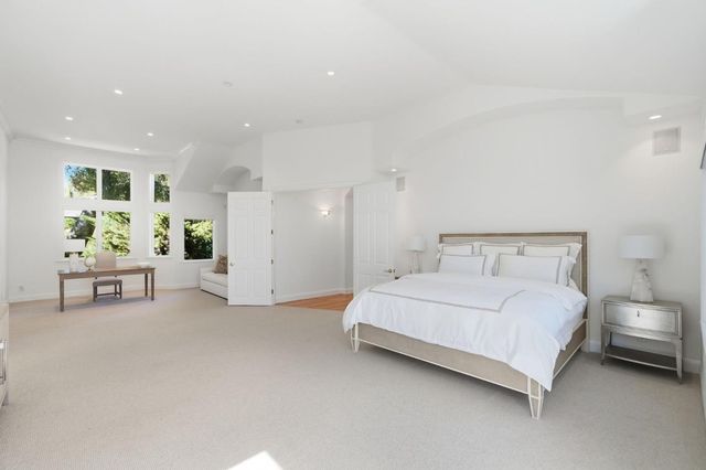 27960 Roble Blanco Court, Los Altos Hills, CA 94022