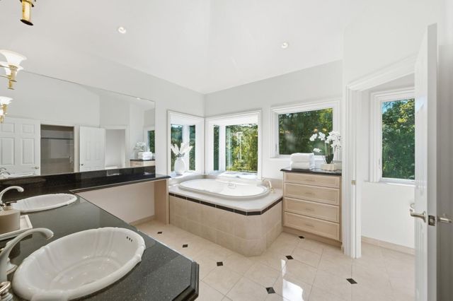 27960 Roble Blanco Court, Los Altos Hills, CA 94022