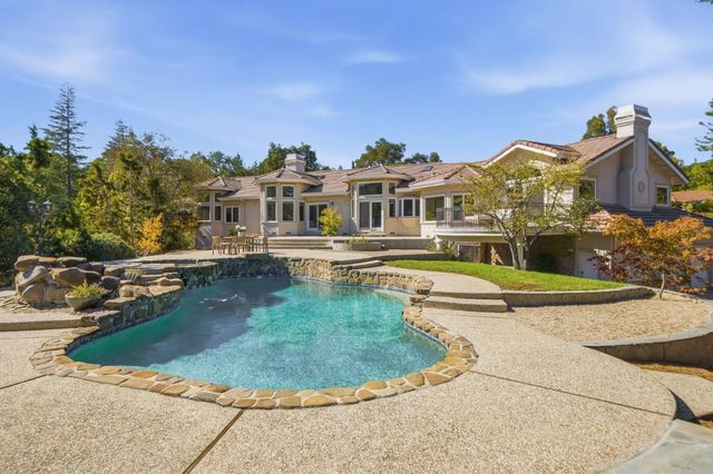 27960 Roble Blanco Court, Los Altos Hills, CA 94022