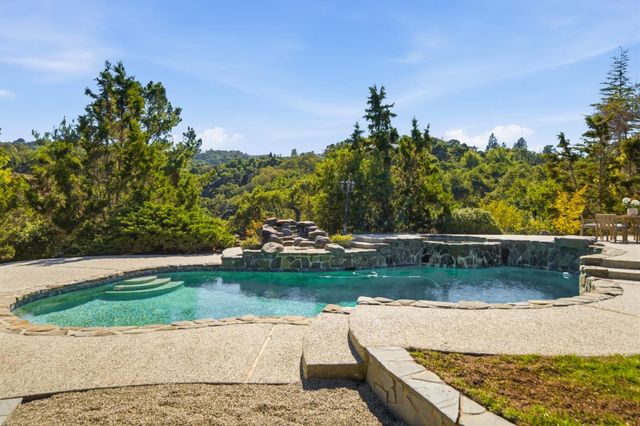 27960 Roble Blanco Court, Los Altos Hills, CA 94022