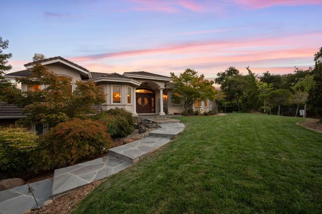 27960 Roble Blanco Court, Los Altos Hills, CA 94022