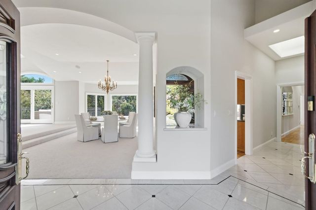 27960 Roble Blanco Court, Los Altos Hills, CA 94022