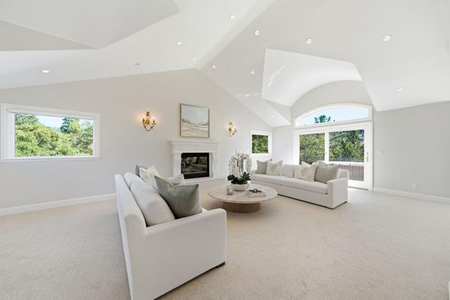 27960 Roble Blanco Court, Los Altos Hills, CA 94022