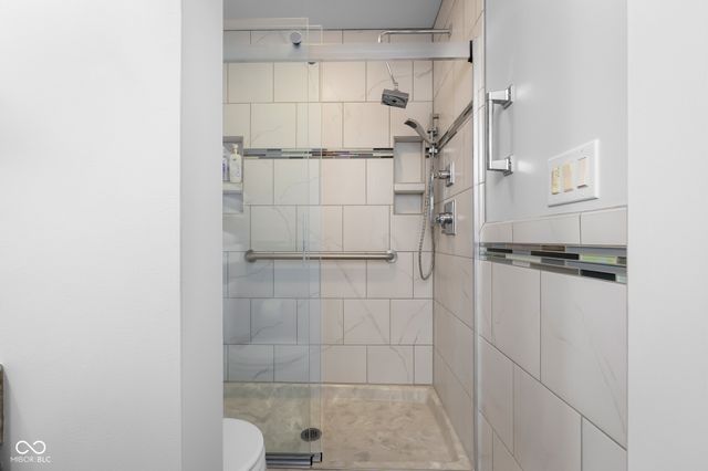 3230 Queensbury Drive, Columbus, IN 47203