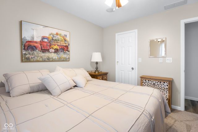 3230 Queensbury Drive, Columbus, IN 47203