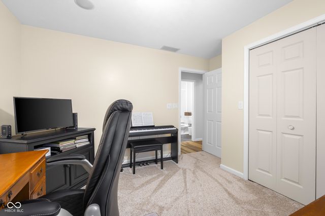 3230 Queensbury Drive, Columbus, IN 47203