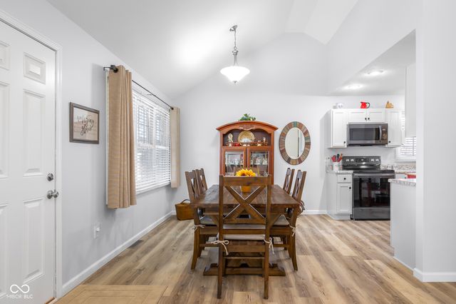 3230 Queensbury Drive, Columbus, IN 47203