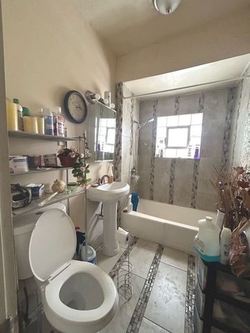 11633 S Parnell Avenue, Chicago, IL 60628