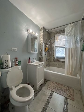 11633 S Parnell Avenue, Chicago, IL 60628