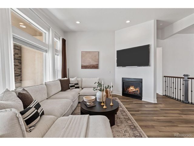 6341 Deco Dr, Colorado Springs, CO 80924