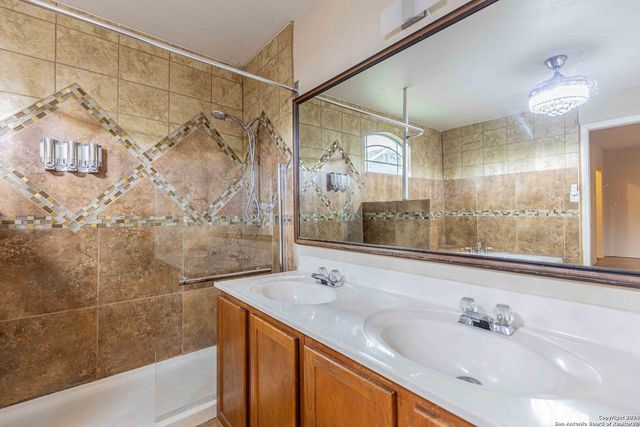 120 NELSON AVE, San Antonio, TX 78210
