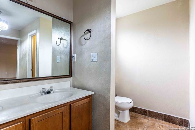 120 NELSON AVE, San Antonio, TX 78210