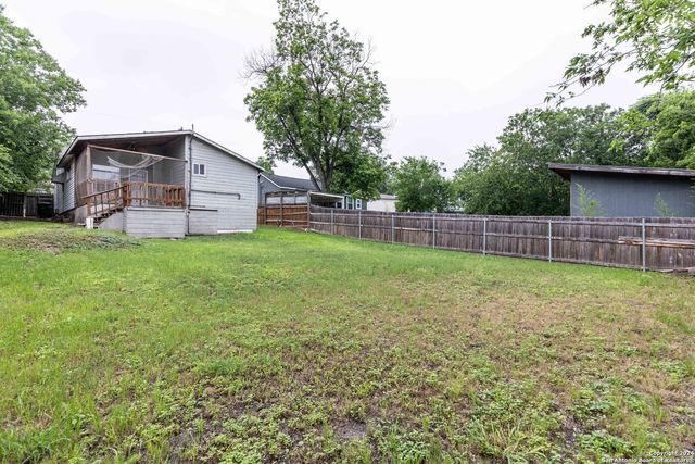 120 NELSON AVE, San Antonio, TX 78210