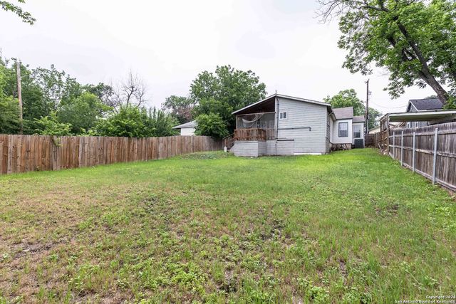 120 NELSON AVE, San Antonio, TX 78210