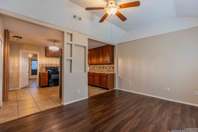 120 NELSON AVE, San Antonio, TX 78210