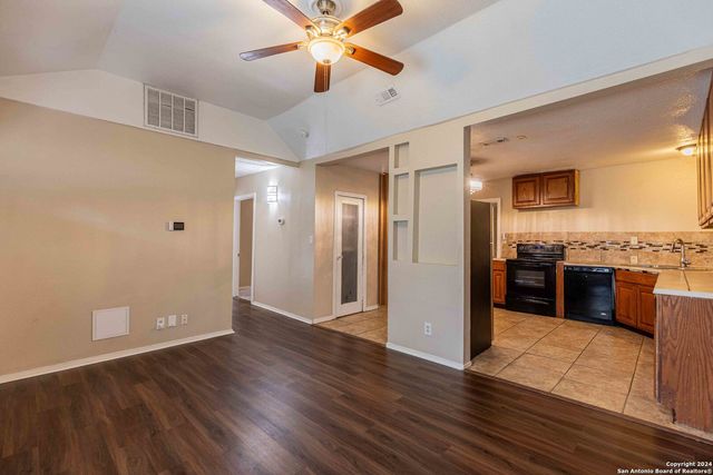120 NELSON AVE, San Antonio, TX 78210