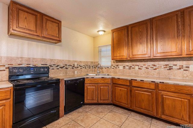 120 NELSON AVE, San Antonio, TX 78210
