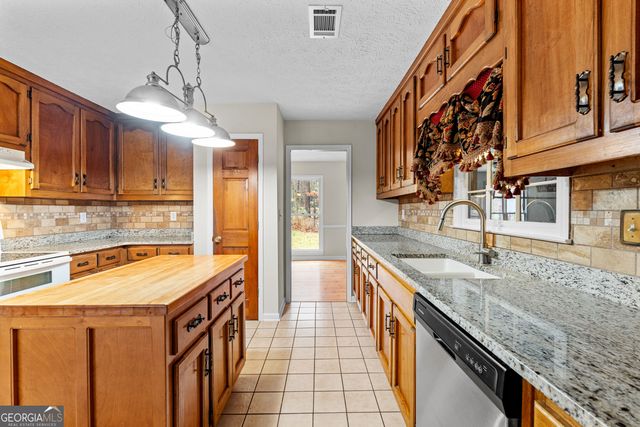 516 Old Senoia Road, Fayetteville, GA 30215