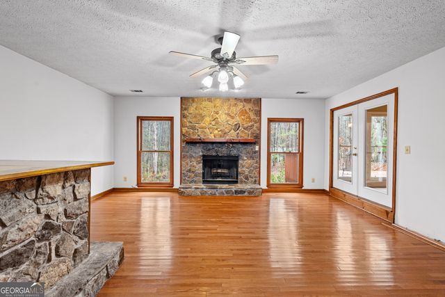 516 Old Senoia Road, Fayetteville, GA 30215