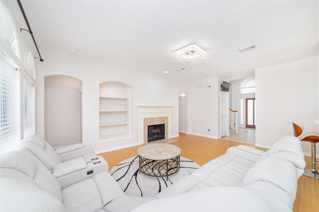 3822 Shady Harbor Drive, Houston, TX 77082