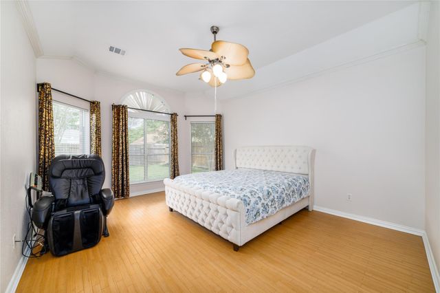 3822 Shady Harbor Drive, Houston, TX 77082