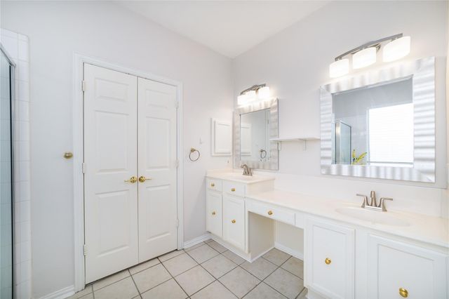 3822 Shady Harbor Drive, Houston, TX 77082