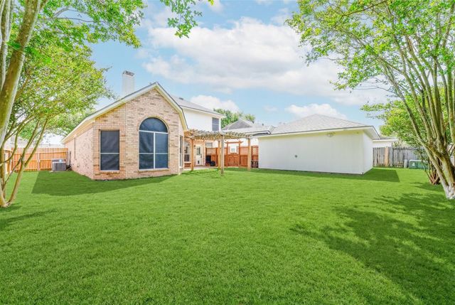 3822 Shady Harbor Drive, Houston, TX 77082