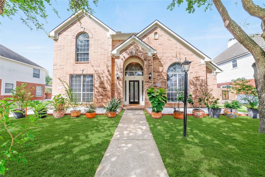 3822 Shady Harbor Drive, Houston, TX 77082