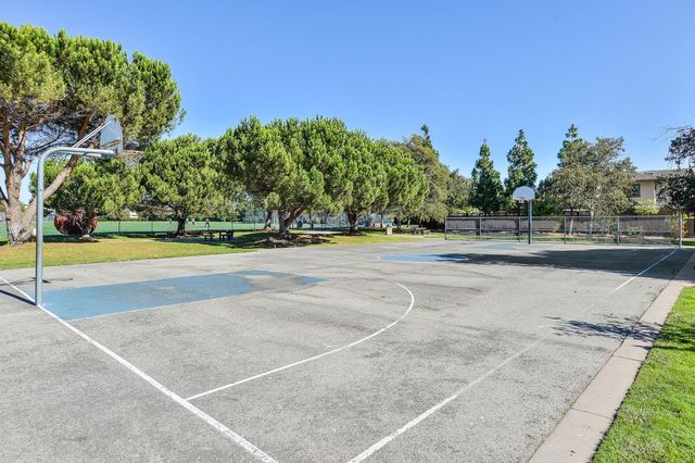 300 Baltic Circle 340, Redwood Shores, CA 94065