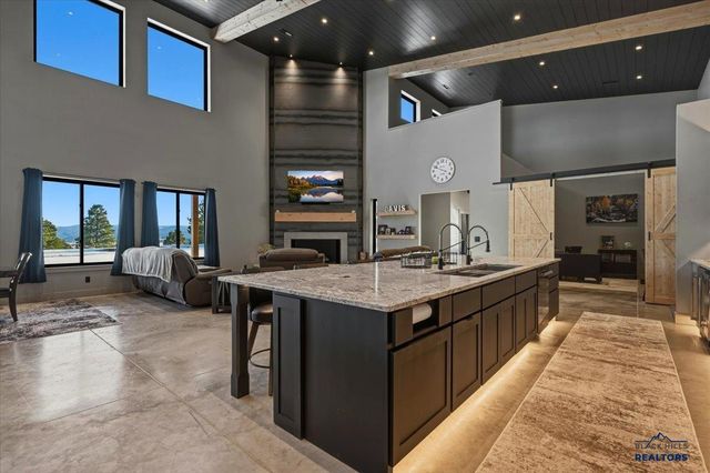 11846 THREE PEAKS PASS RD, Whitewood, SD 57793