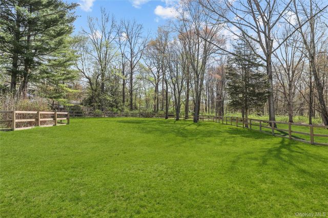 12 E Ridge Road, Waccabuc, NY 10597