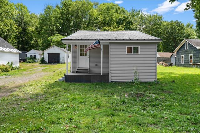 69 Larned Road, Schroeppel, NY 13132