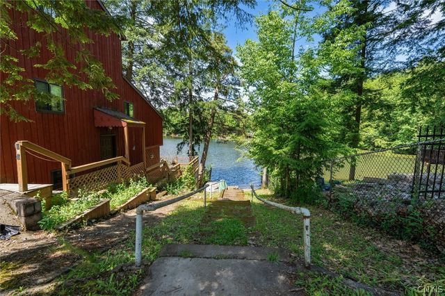 69 Larned Road, Schroeppel, NY 13132