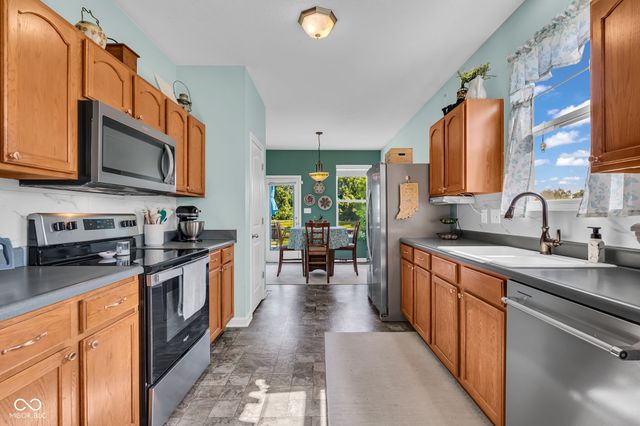 757 Aerostar Court, Avon, IN 46123