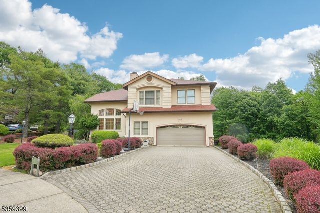 45 Dykers Farm Rd, North Haledon Boro, NJ 07508