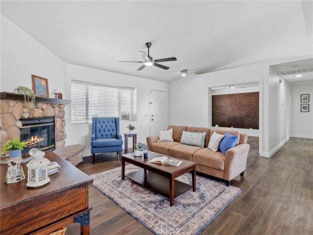 22163 Broken Lance Road, Apple Valley, CA 92307